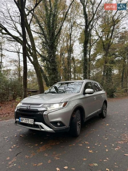 Mitsubishi Outlander 2020