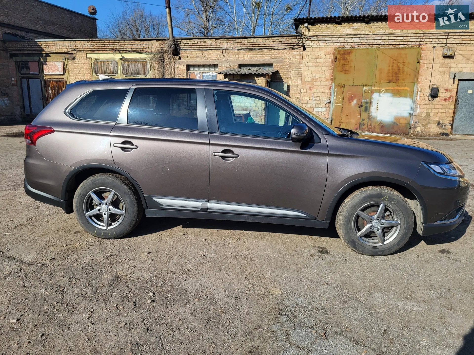 2021 Mitsubishi Outlander - мініатюра 3
