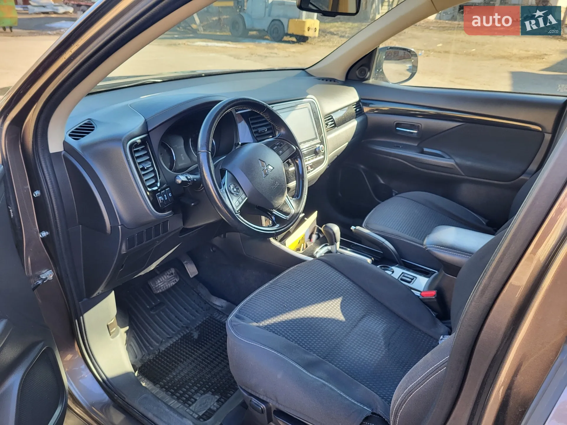 2021 Mitsubishi Outlander - мініатюра 6