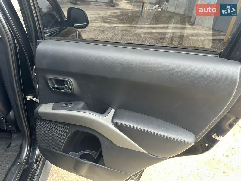 Внедорожник / Кроссовер Mitsubishi Outlander 2009 в Харькове