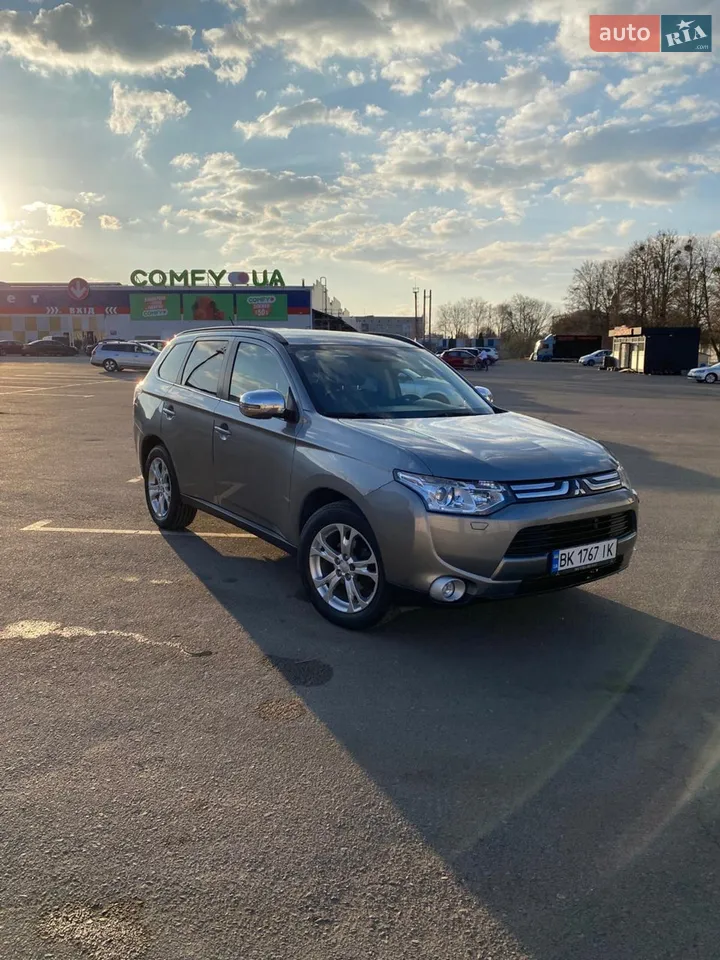 2012 Mitsubishi Outlander - мініатюра 18