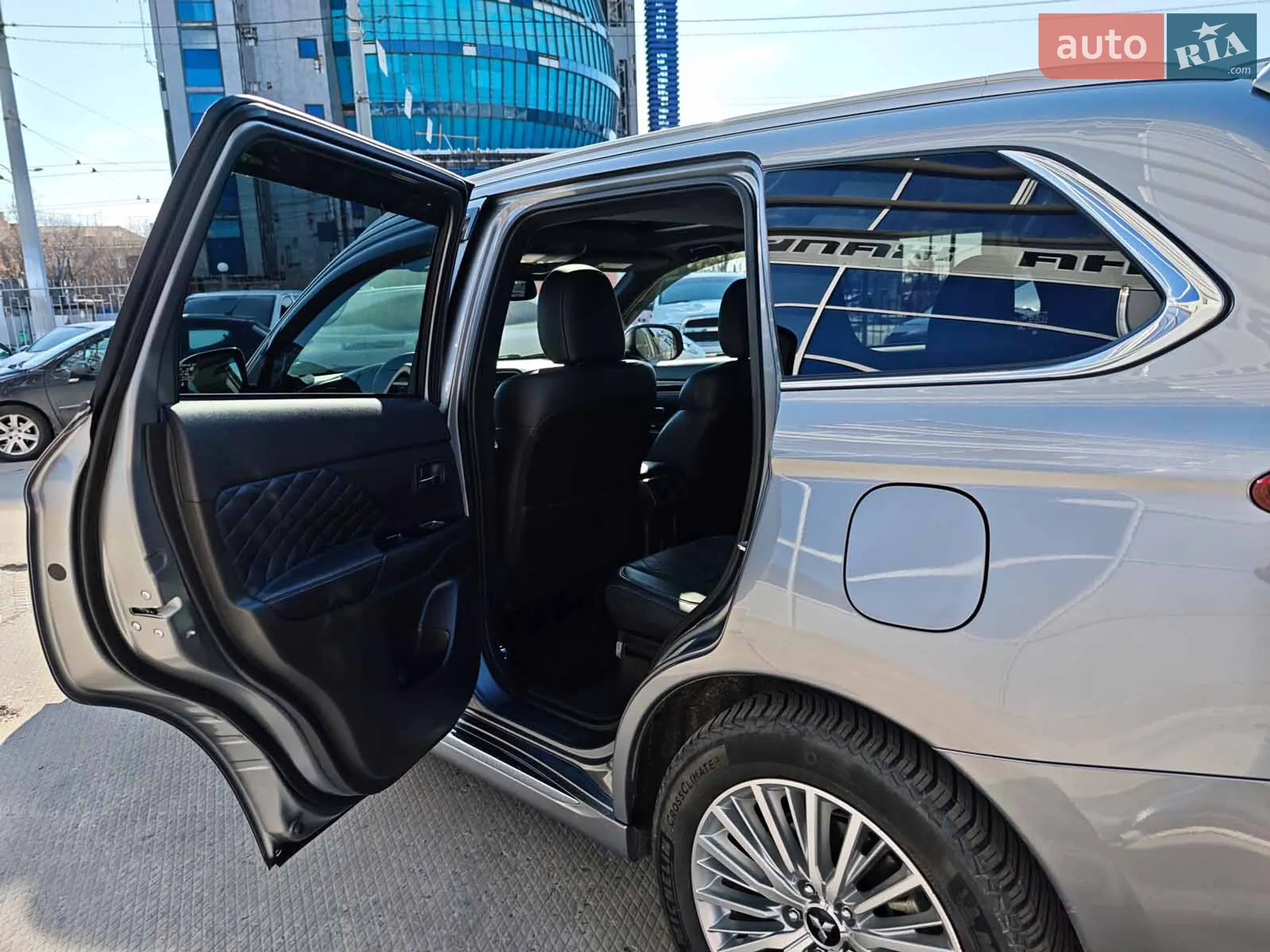 2021 Mitsubishi Outlander - мініатюра 18