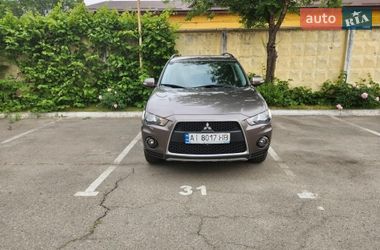 Позашляховик / Кросовер Mitsubishi Outlander 2011 в Києві
