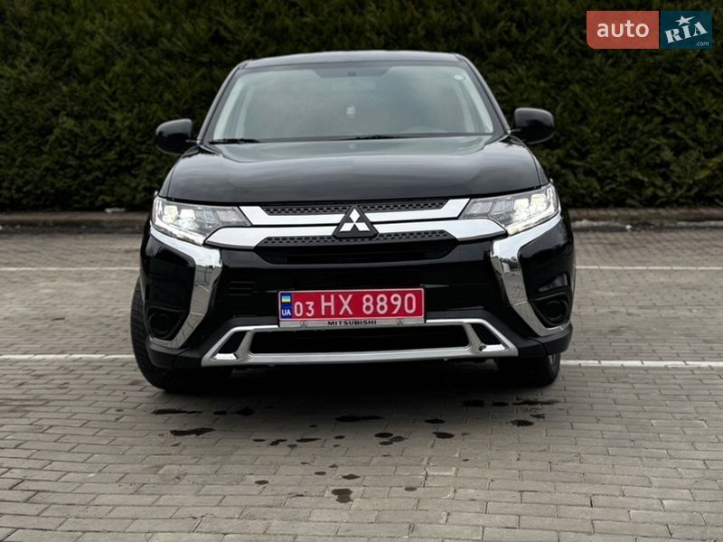 Внедорожник / Кроссовер Mitsubishi Outlander 2020 в Киверцах