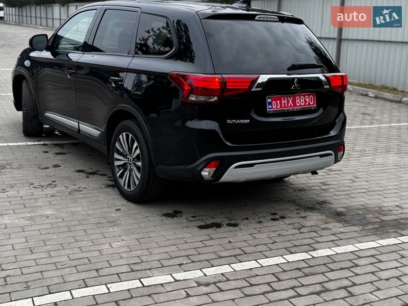 Внедорожник / Кроссовер Mitsubishi Outlander 2020 в Киверцах