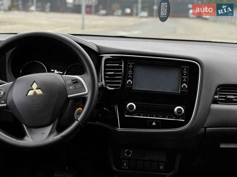 Внедорожник / Кроссовер Mitsubishi Outlander 2020 в Киверцах
