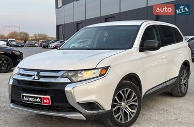 Позашляховик / Кросовер Mitsubishi Outlander 2016 в Львові