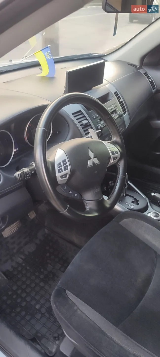 2010 Mitsubishi Outlander - мініатюра 7