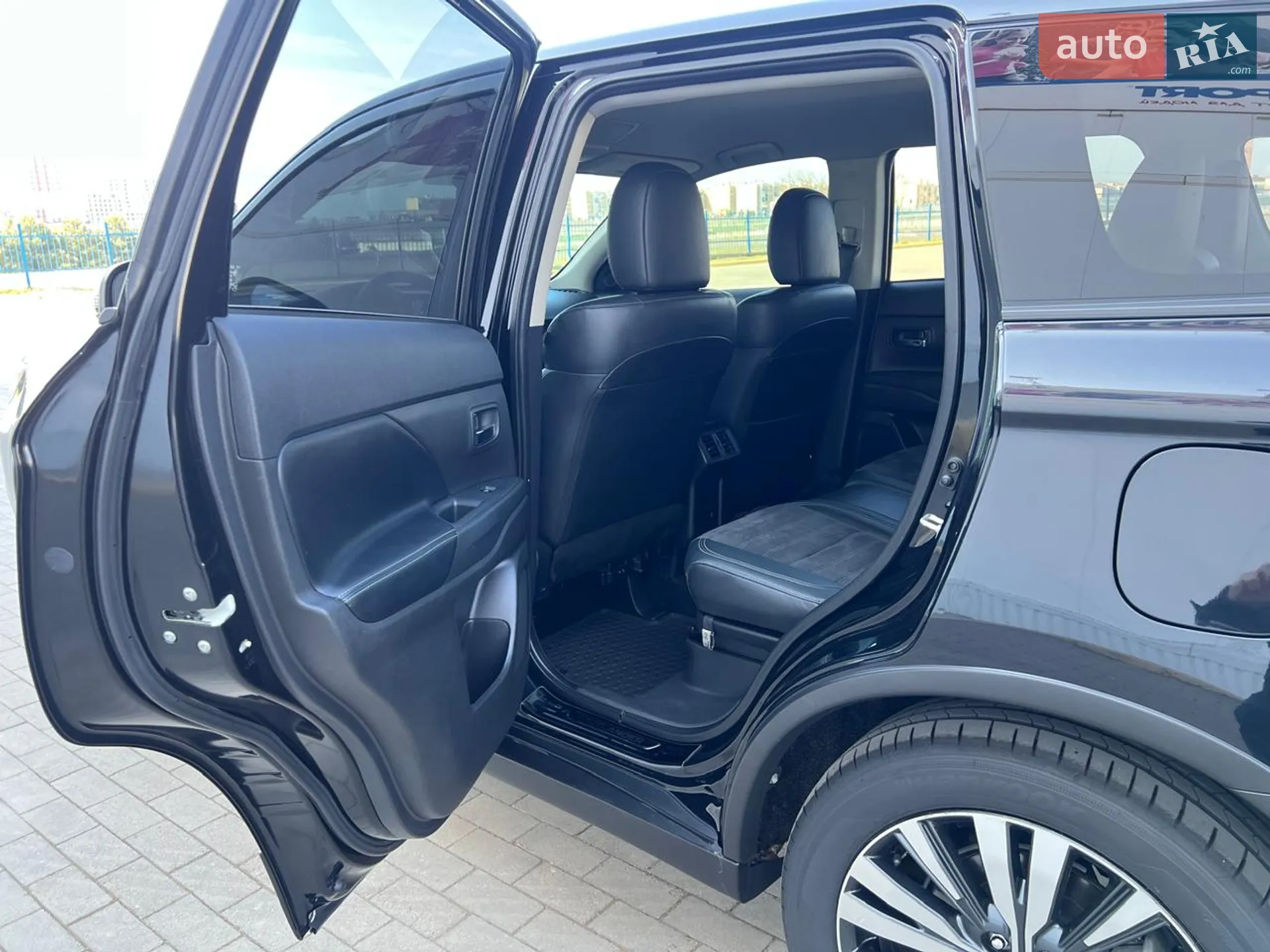 2019 Mitsubishi Outlander - мініатюра 27
