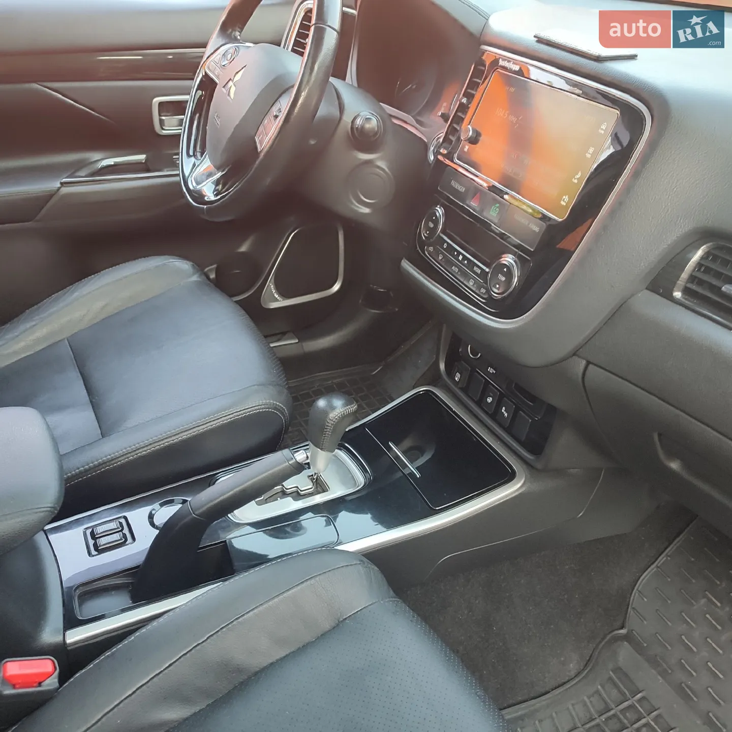 2017 Mitsubishi Outlander - мініатюра 8