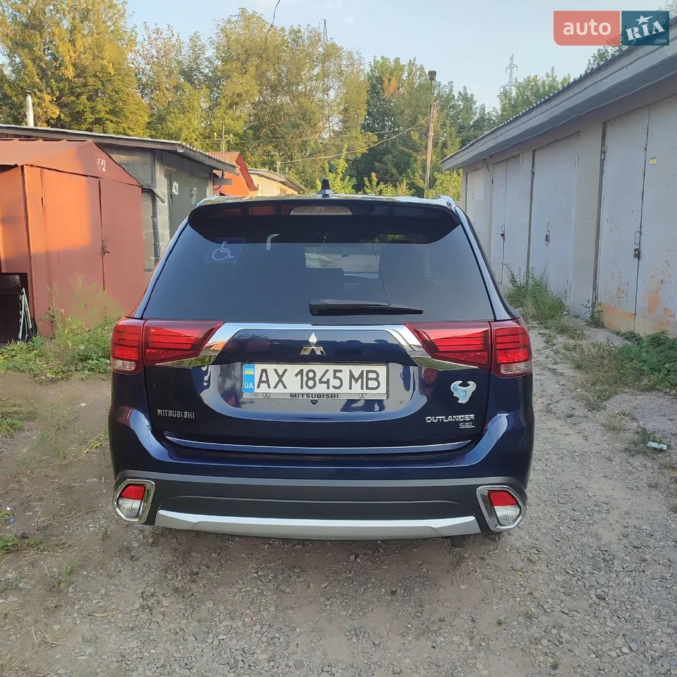2016 Mitsubishi Outlander - мініатюра 18