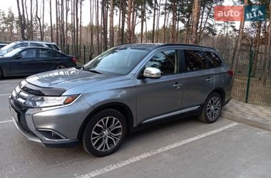 Позашляховик / Кросовер Mitsubishi Outlander 2015 в Бучі
