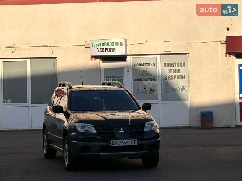 Позашляховик / Кросовер Mitsubishi Outlander 2004 в Рівному