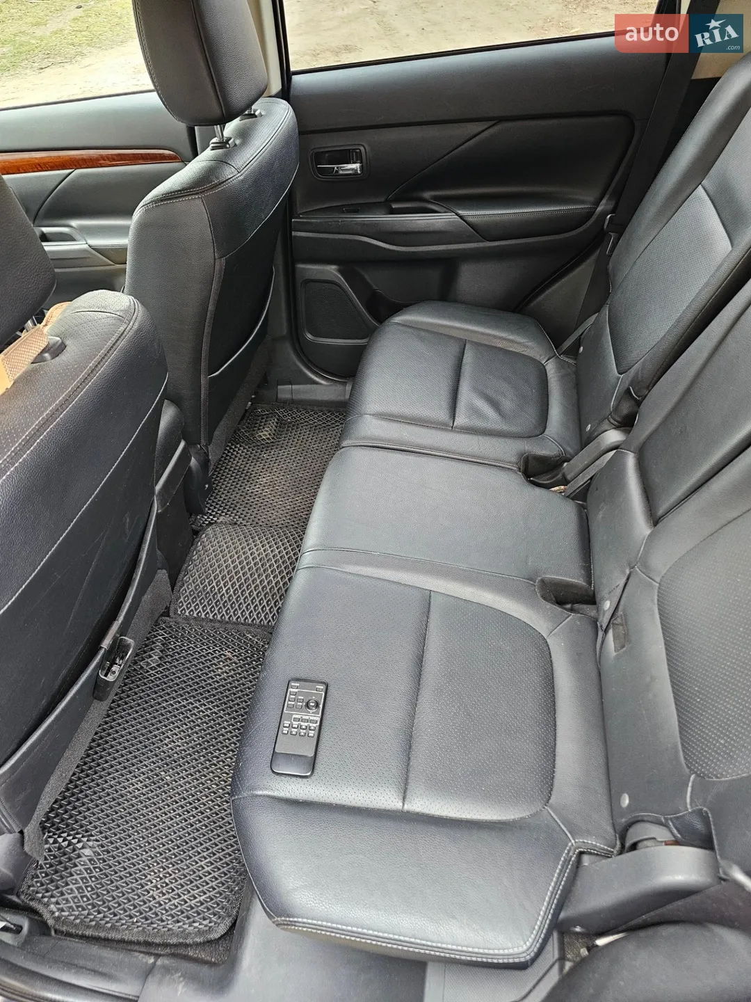 2014 Mitsubishi Outlander - мініатюра 17