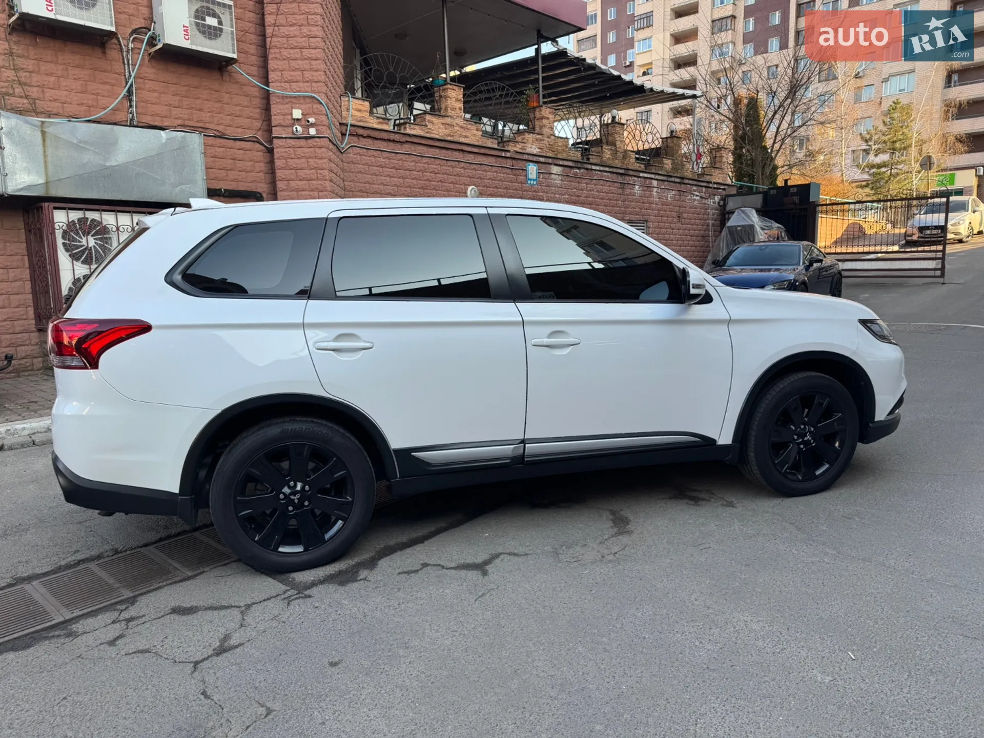 2019 Mitsubishi Outlander - мініатюра 16