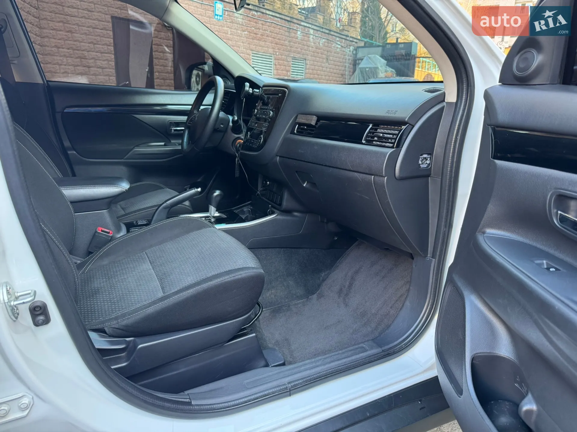 2019 Mitsubishi Outlander - мініатюра 26