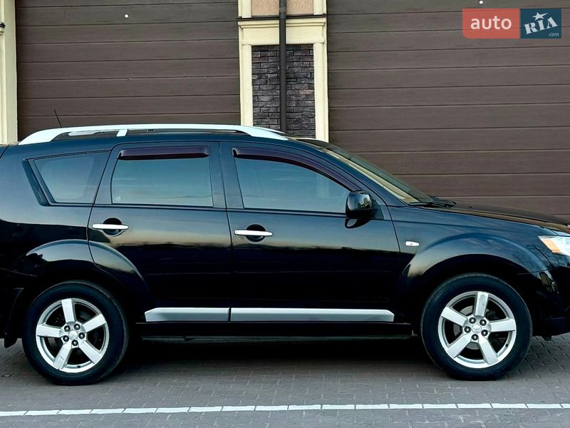 Внедорожник / Кроссовер Mitsubishi Outlander 2008 в Киеве