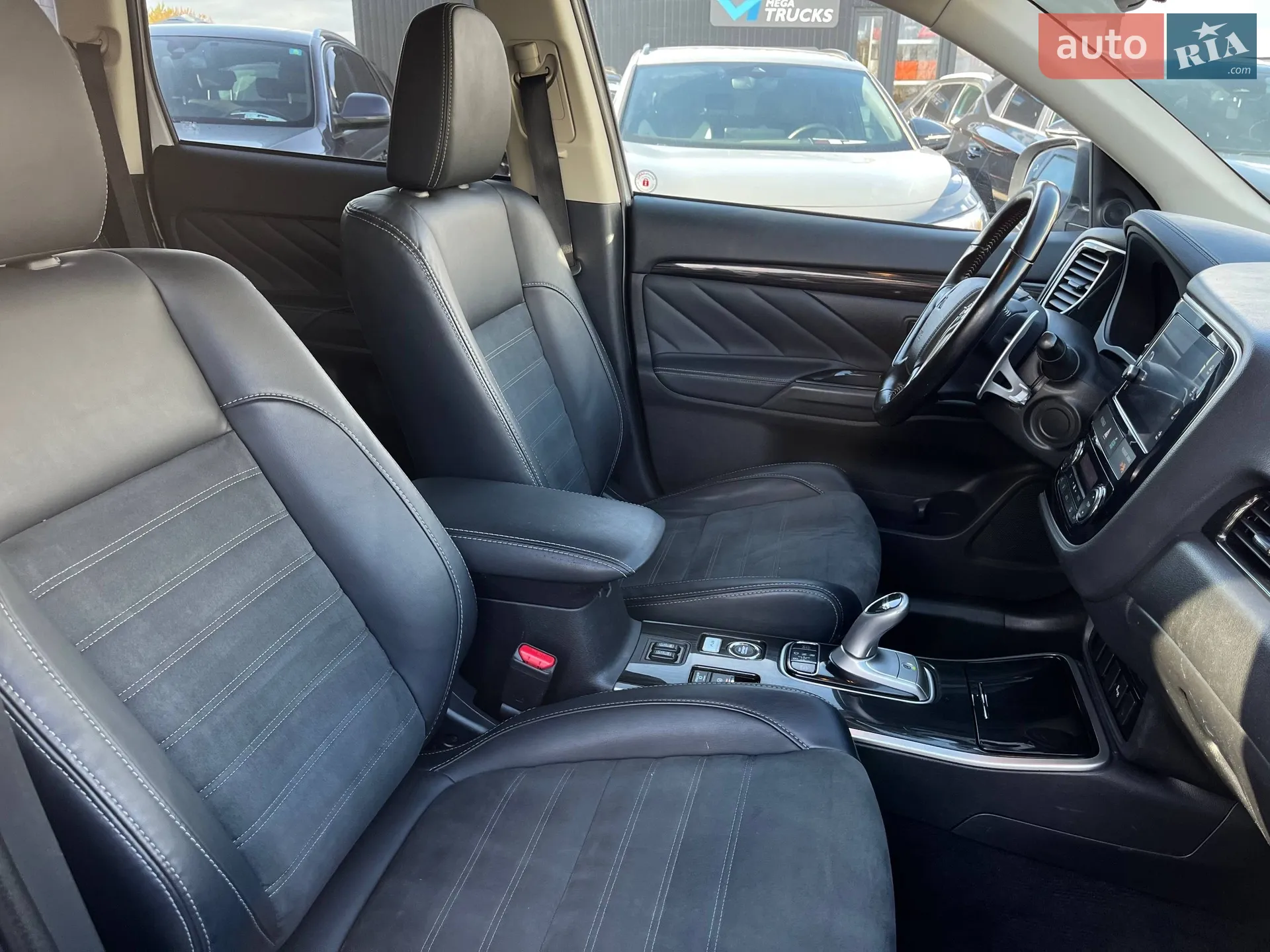 2018 Mitsubishi Outlander - мініатюра 28