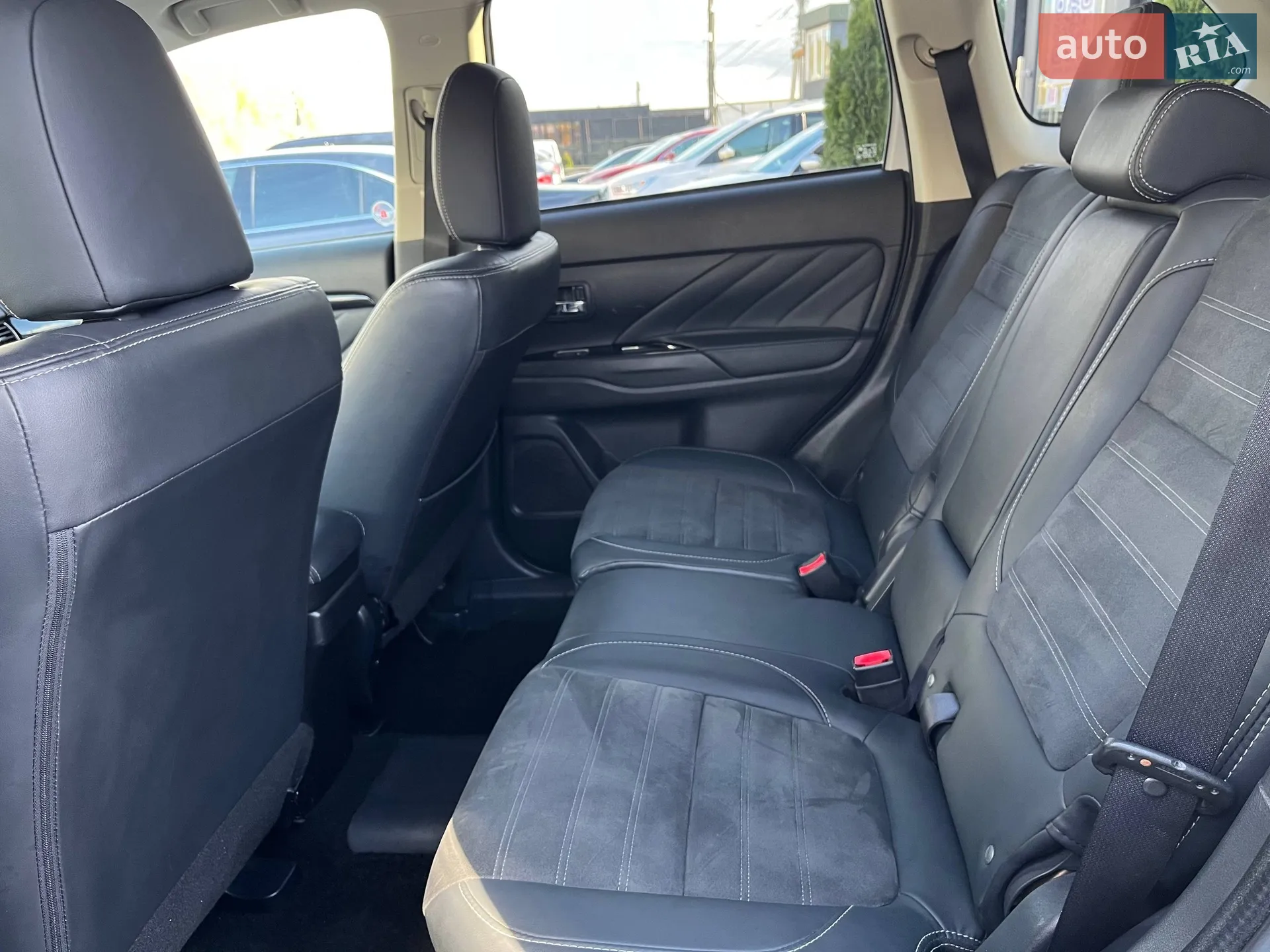2018 Mitsubishi Outlander - мініатюра 23