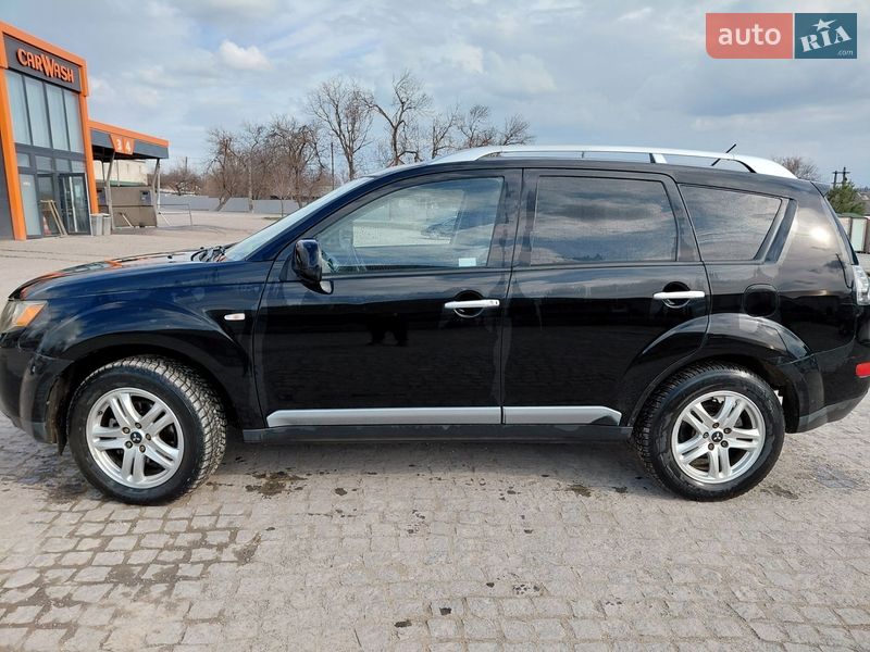 Внедорожник / Кроссовер Mitsubishi Outlander 2008 в Кельменцах