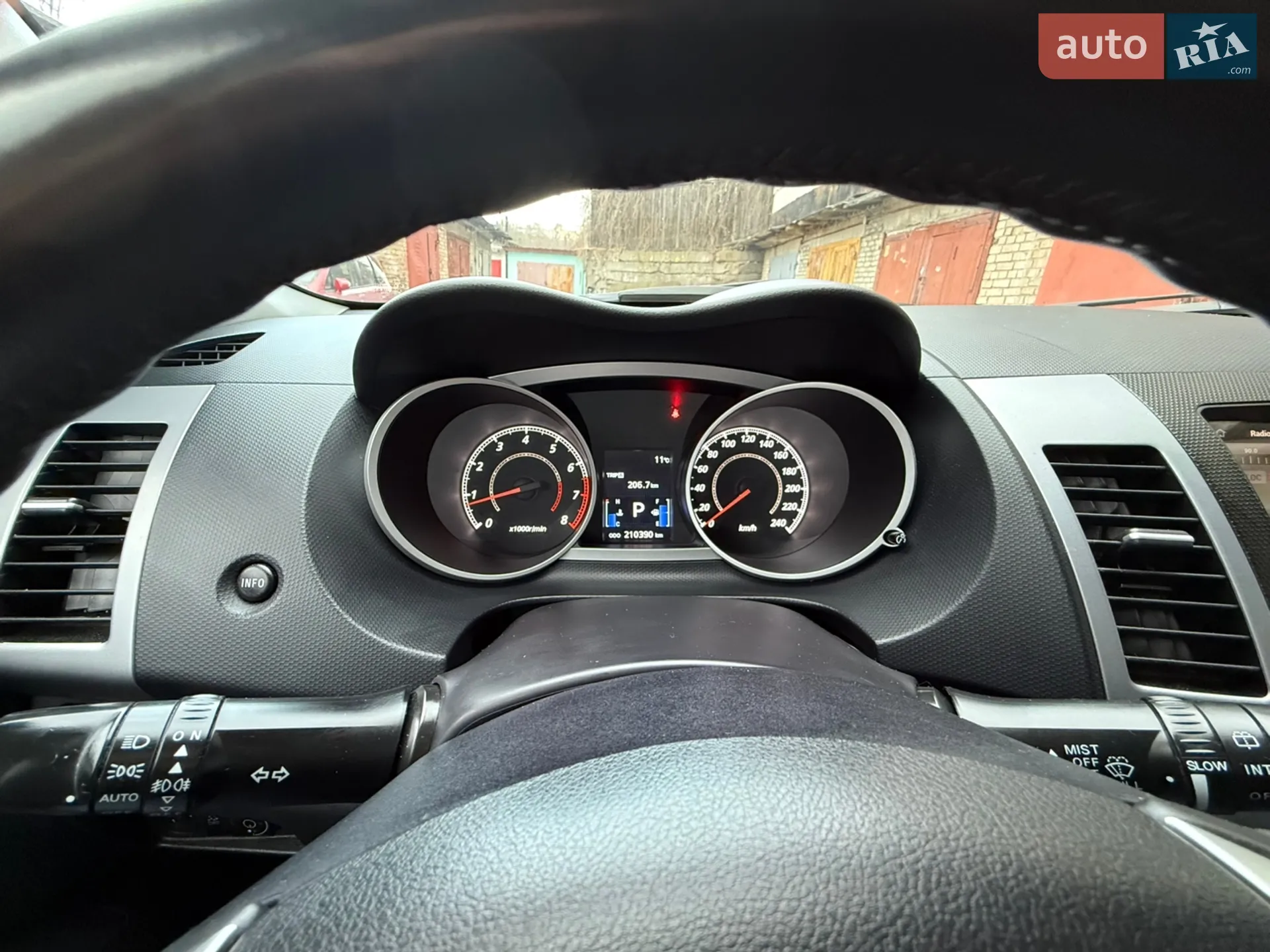 2011 Mitsubishi Outlander - мініатюра 16