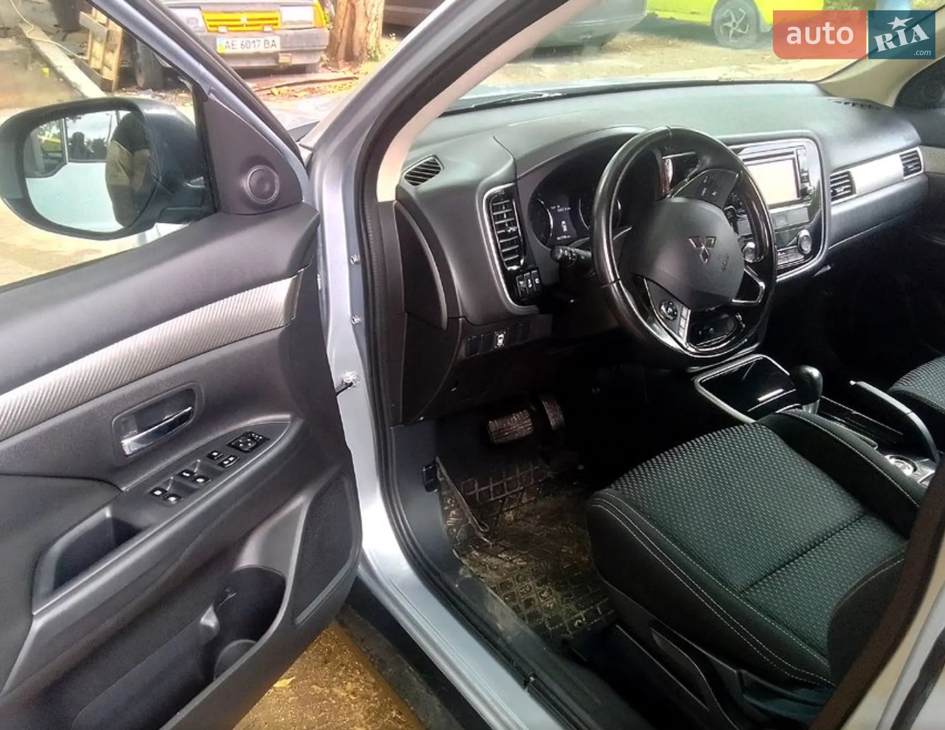 2017 Mitsubishi Outlander - мініатюра 6