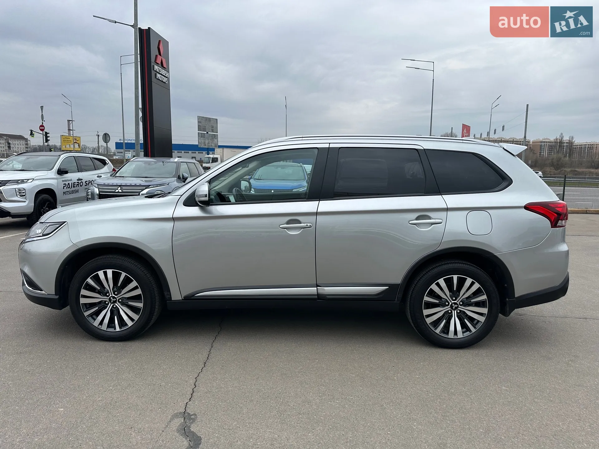 2022 Mitsubishi Outlander - мініатюра 5