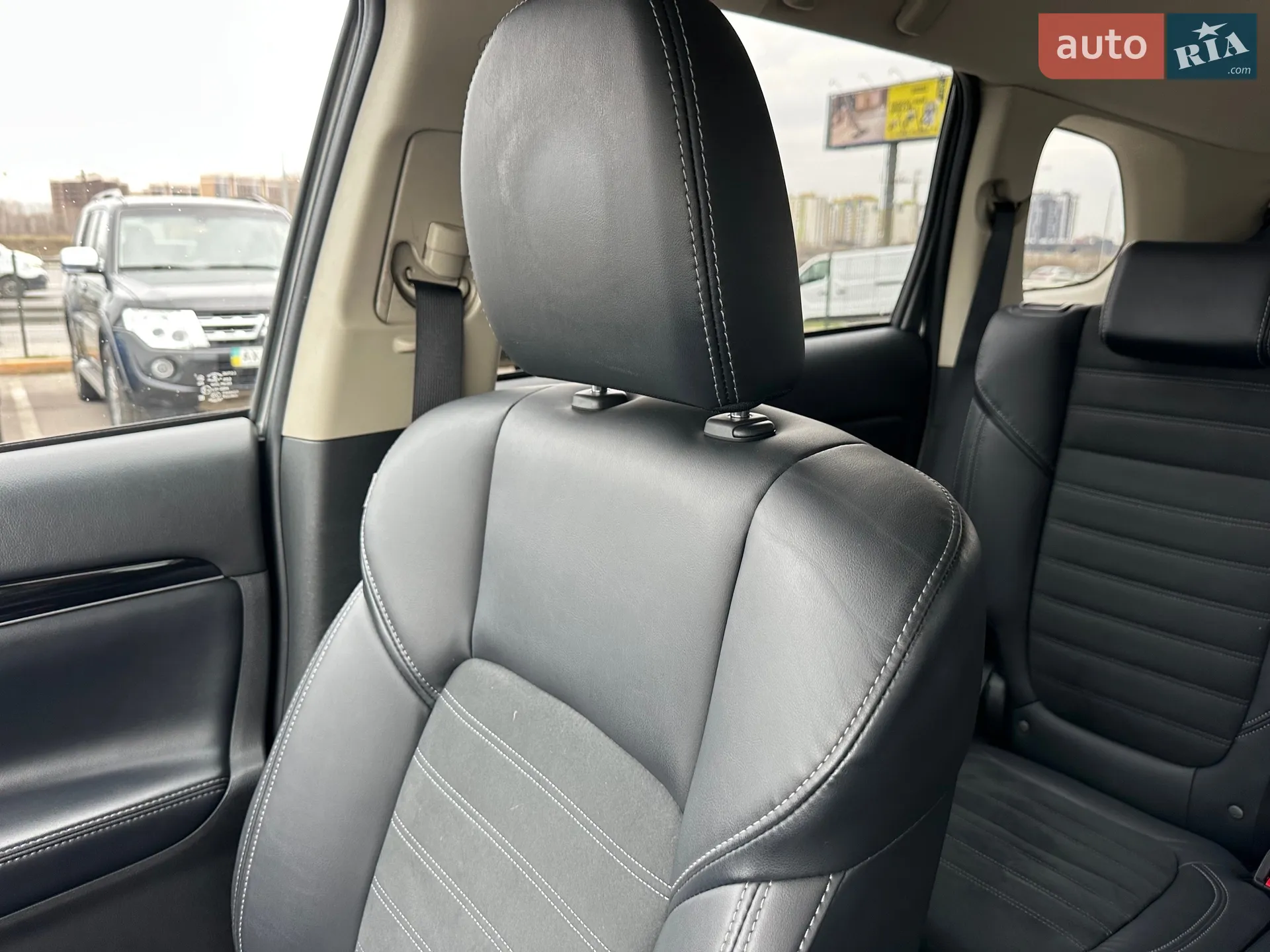 2022 Mitsubishi Outlander - мініатюра 29