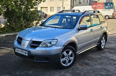 Позашляховик / Кросовер Mitsubishi Outlander 2005 в Києві