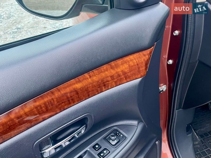 Внедорожник / Кроссовер Mitsubishi Outlander 2014 в Буче