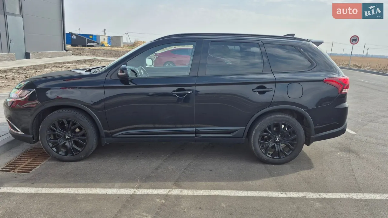 2018 Mitsubishi Outlander - мініатюра 13