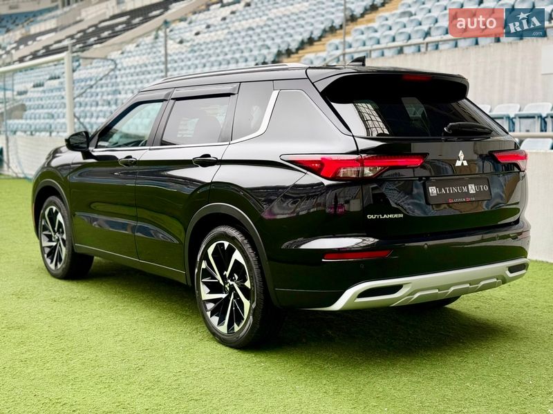 Внедорожник / Кроссовер Mitsubishi Outlander 2022 в Одессе