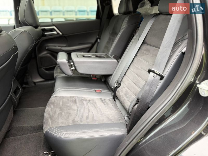 Внедорожник / Кроссовер Mitsubishi Outlander 2022 в Одессе