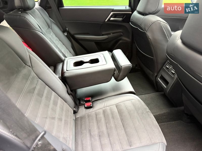 Внедорожник / Кроссовер Mitsubishi Outlander 2022 в Одессе