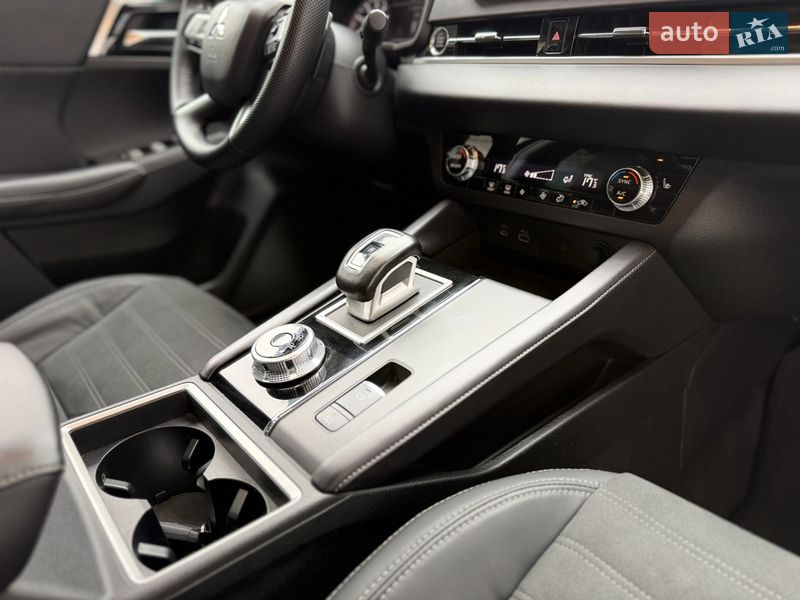 Внедорожник / Кроссовер Mitsubishi Outlander 2022 в Одессе