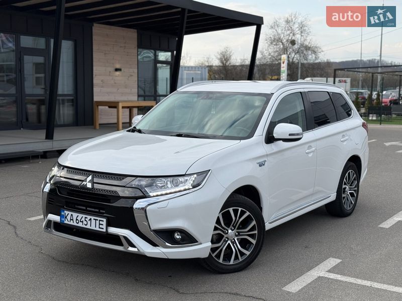 Внедорожник / Кроссовер Mitsubishi Outlander 2017 в Киеве фото 2 Внедорожник / Кроссовер Mitsubishi Outlander 2017 в Киеве