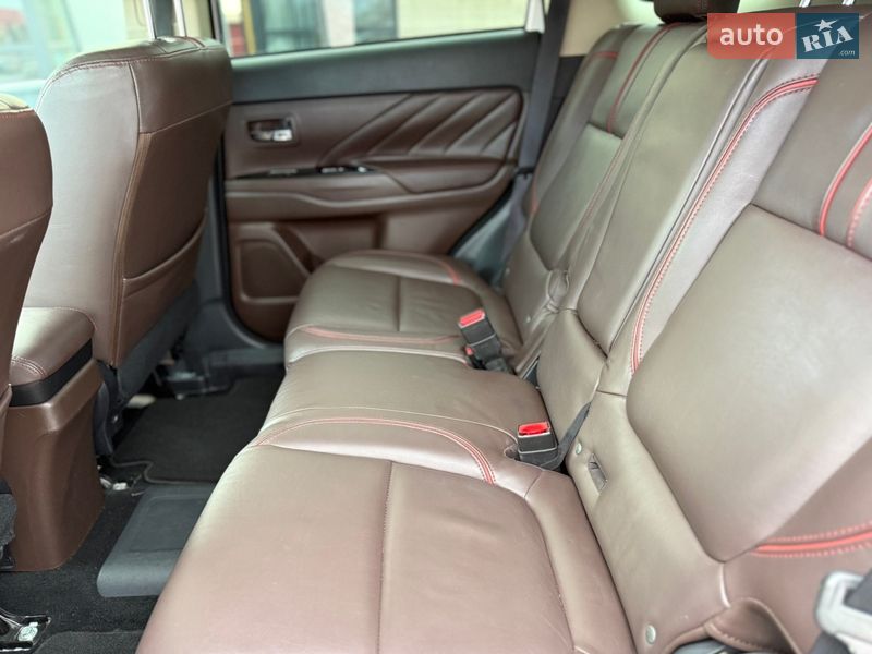 Внедорожник / Кроссовер Mitsubishi Outlander 2017 в Киеве фото 19 Внедорожник / Кроссовер Mitsubishi Outlander 2017 в Киеве