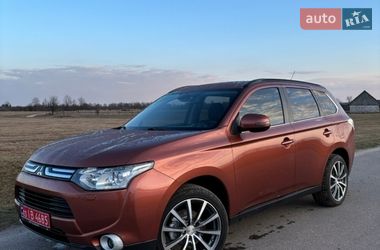 Внедорожник / Кроссовер Mitsubishi Outlander 2013 в Сарнах