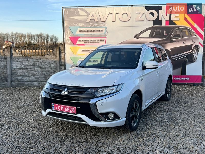 Внедорожник / Кроссовер Mitsubishi Outlander 2016 в Коломые