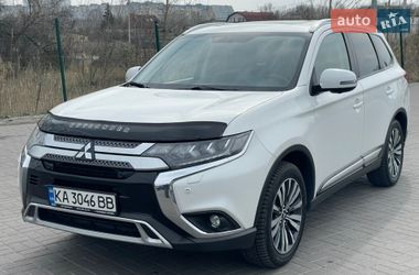 Внедорожник / Кроссовер Mitsubishi Outlander 2020 в Днепре
