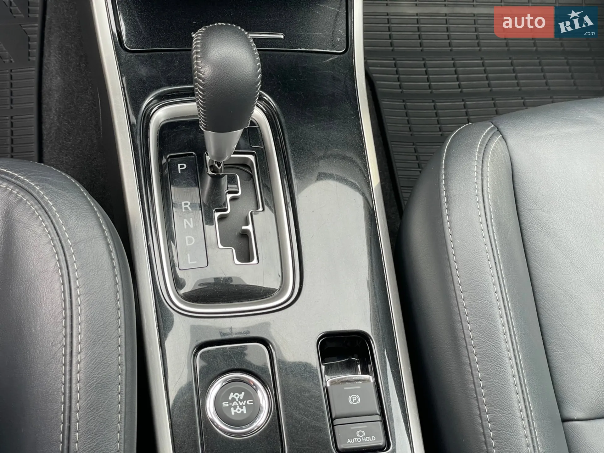 2020 Mitsubishi Outlander - мініатюра 20