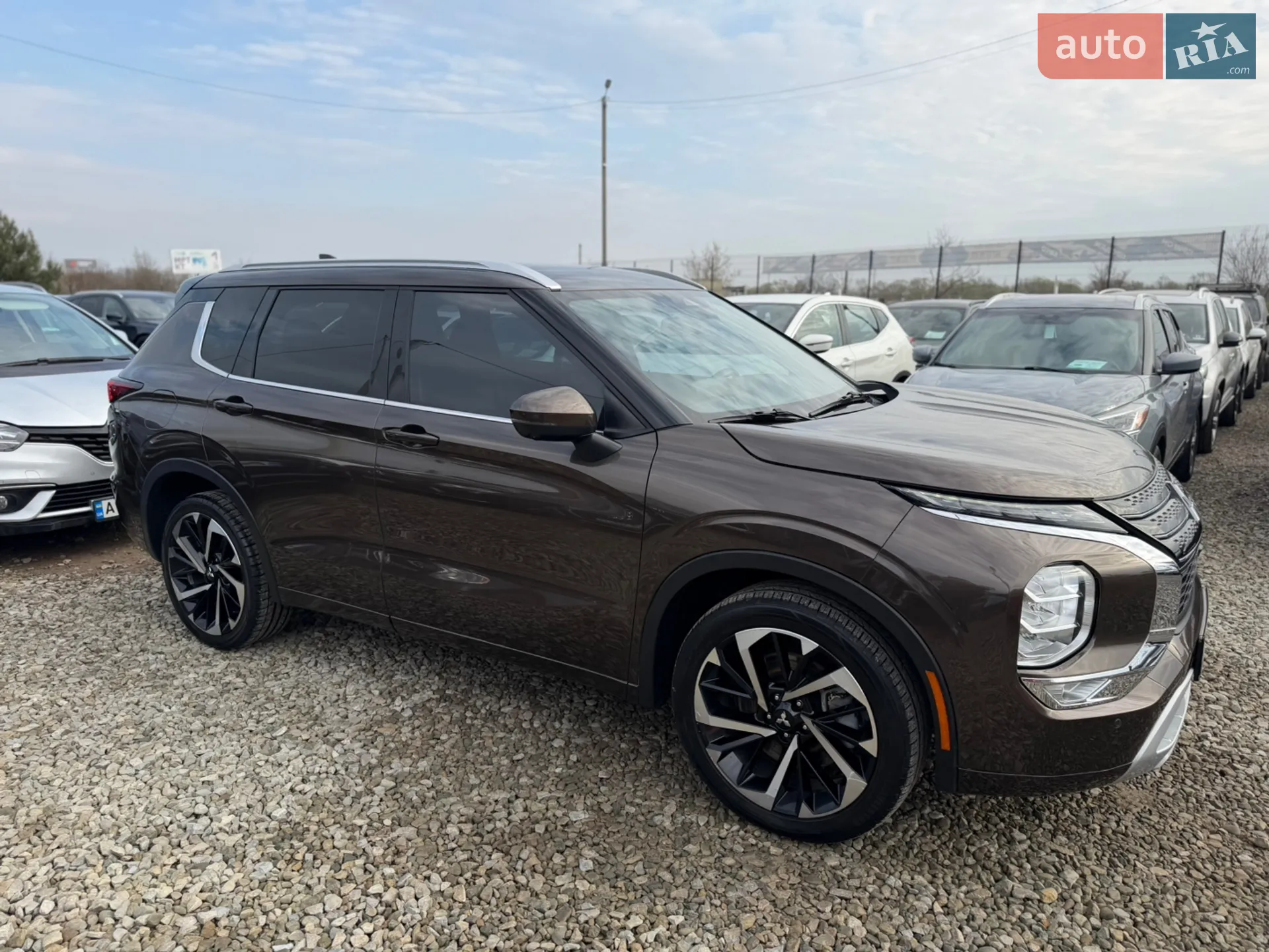 2022 Mitsubishi Outlander - мініатюра 12