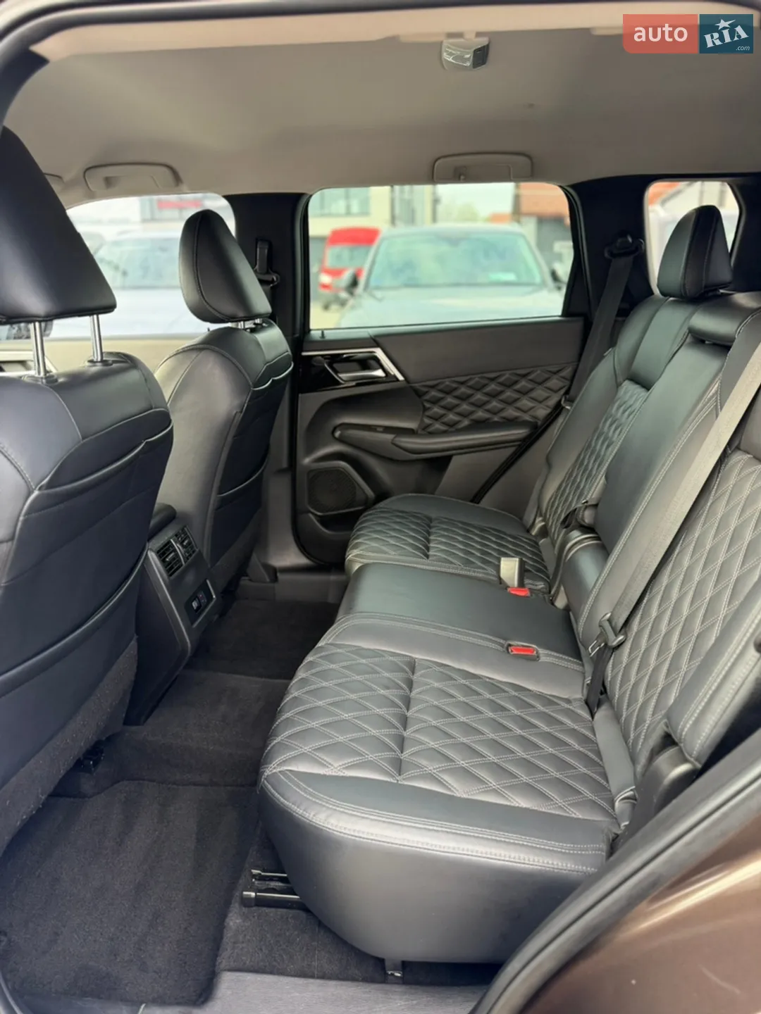 2022 Mitsubishi Outlander - мініатюра 19