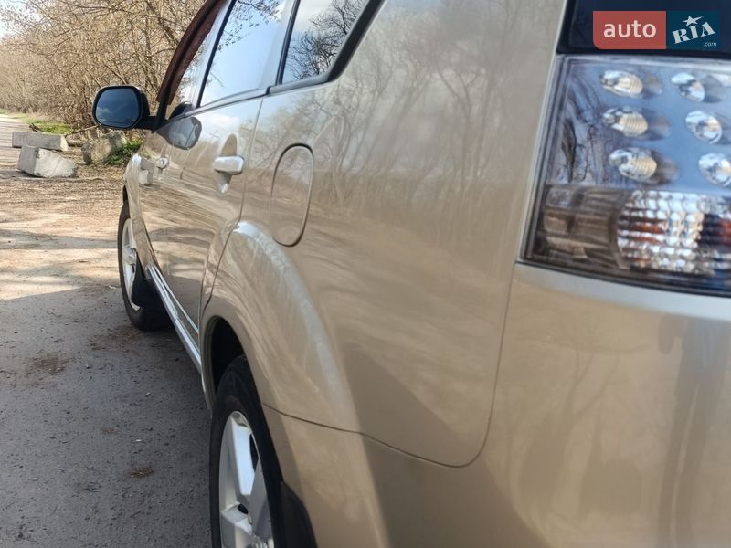 Внедорожник / Кроссовер Mitsubishi Outlander 2008 в Полтаве