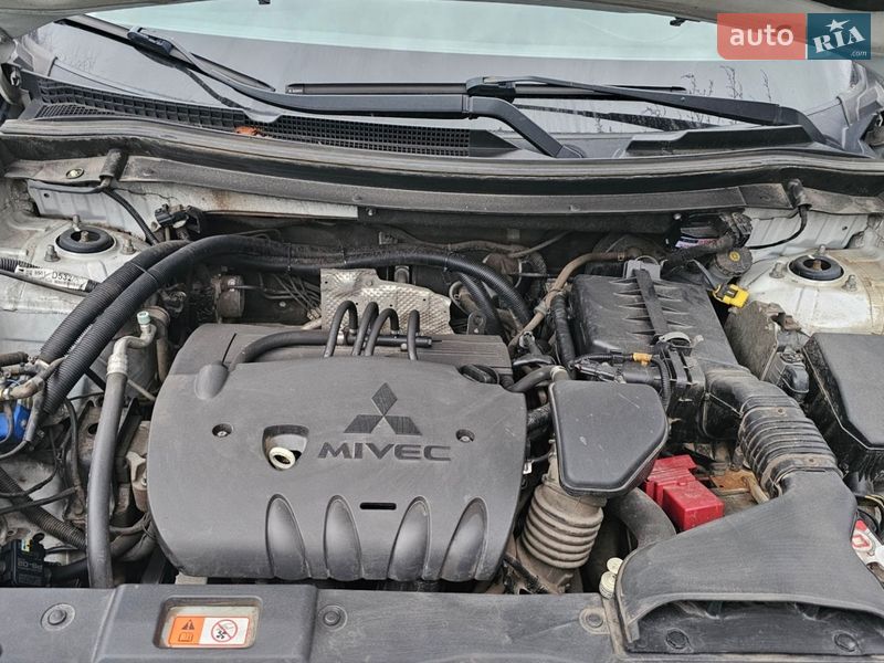 Внедорожник / Кроссовер Mitsubishi Outlander 2013 в Киеве