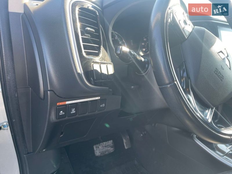 Внедорожник / Кроссовер Mitsubishi Outlander 2020 в Львове фото 11 Внедорожник / Кроссовер Mitsubishi Outlander 2020 в Львове