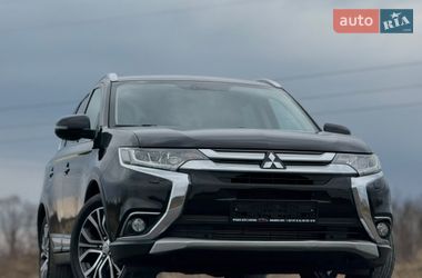 Внедорожник / Кроссовер Mitsubishi Outlander 2017 в Дрогобыче
