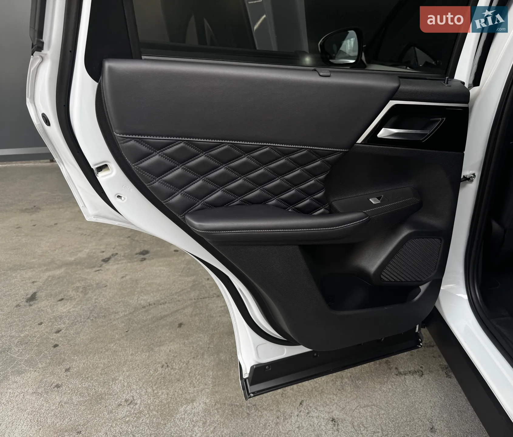 2024 Mitsubishi Outlander - мініатюра 40