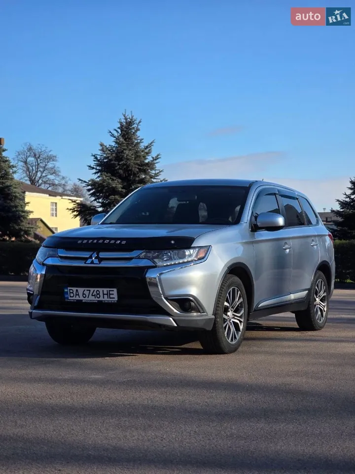 2016 Mitsubishi Outlander - мініатюра 16