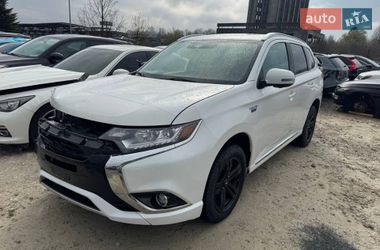 Внедорожник / Кроссовер Mitsubishi Outlander 2018 в Львове